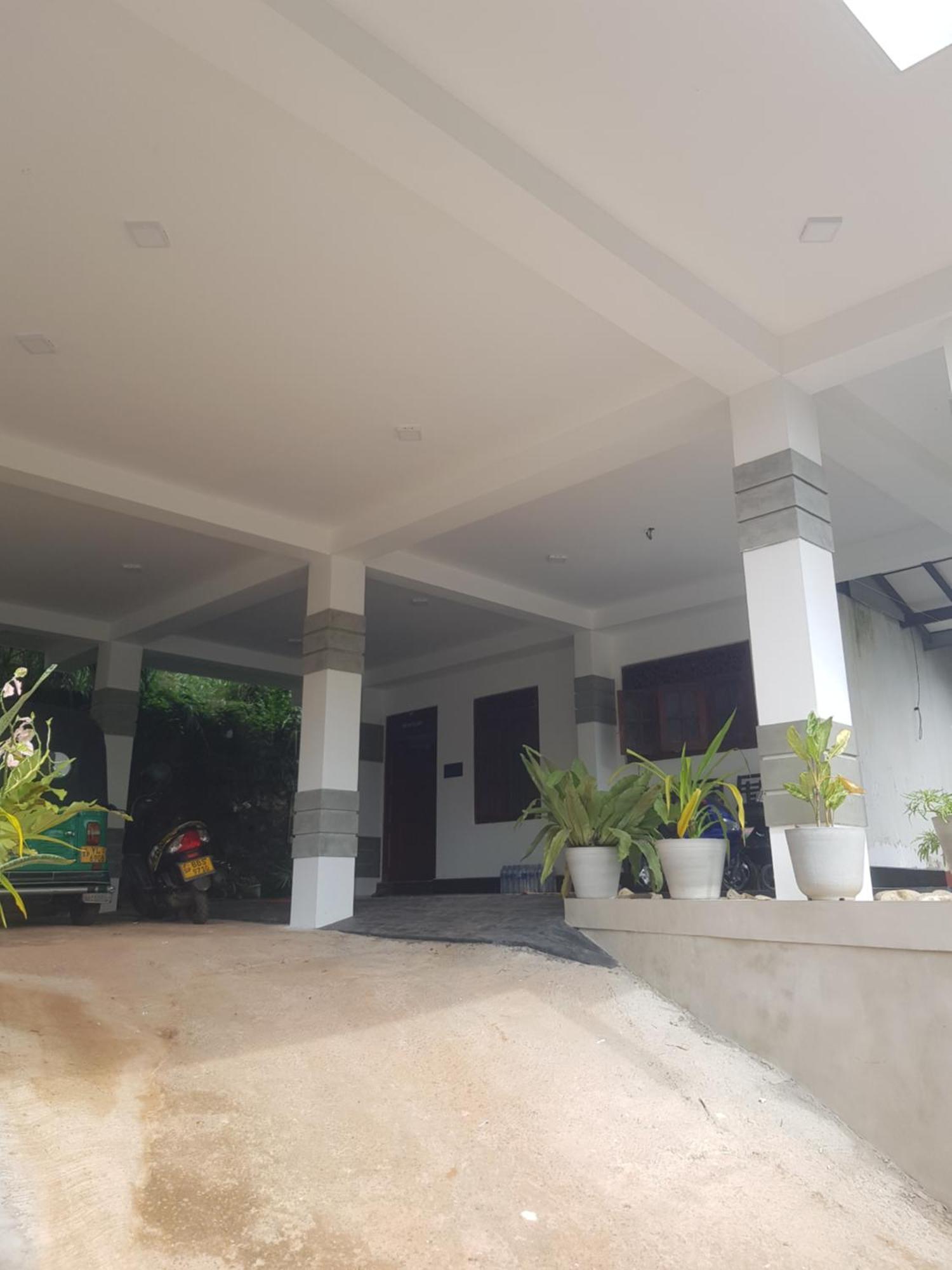 Methusha Holiday House Mirissa Bagian luar foto