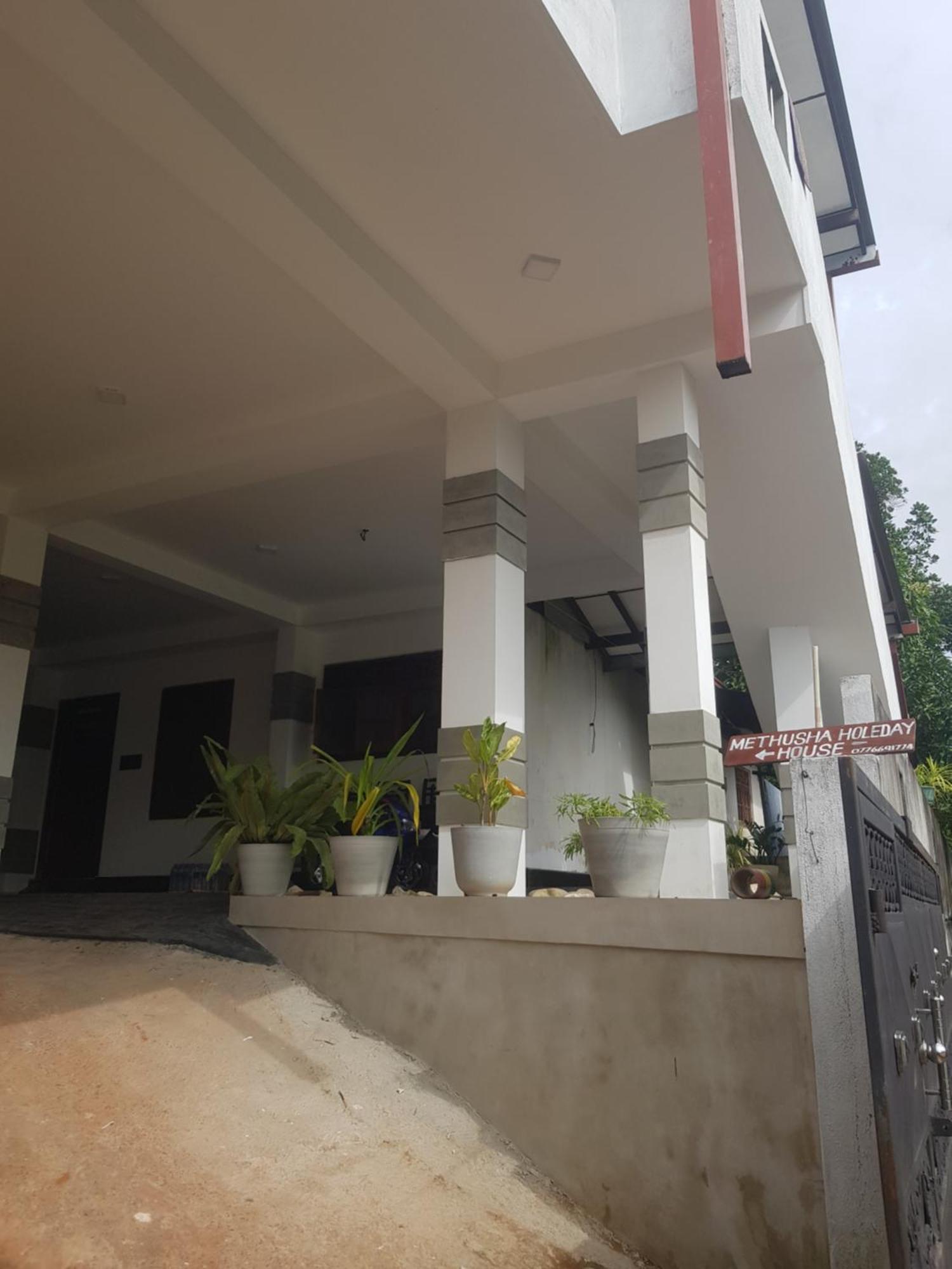 Methusha Holiday House Mirissa Bagian luar foto