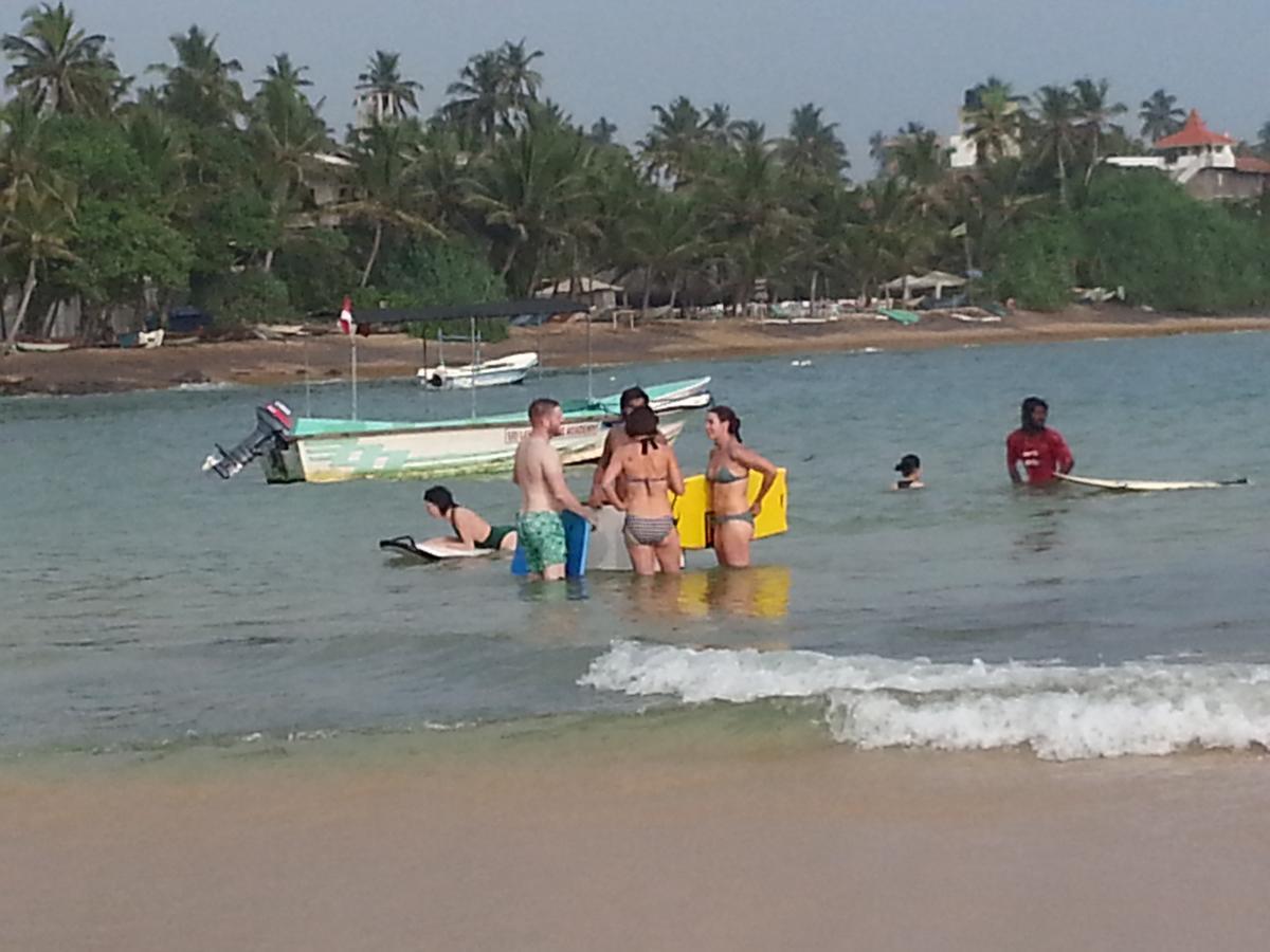 Methusha Holiday House Mirissa Bagian luar foto