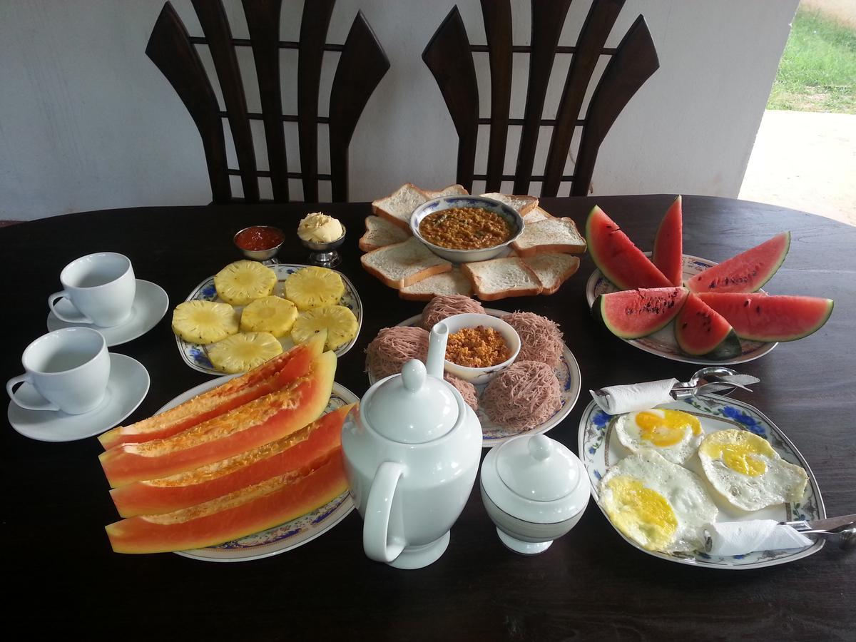 Methusha Holiday House Mirissa Bagian luar foto
